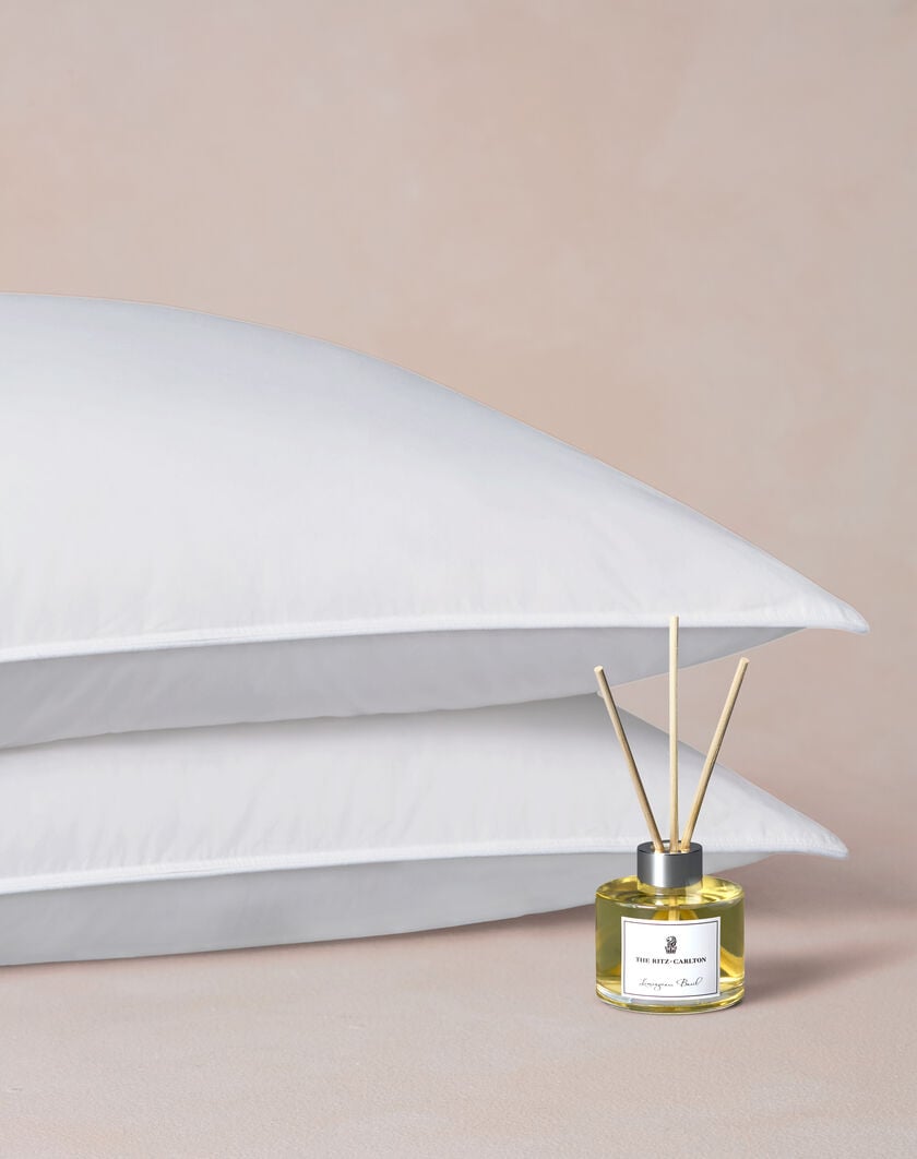 The Ritz-Carlton Pillows & Reed Diffuser Gift Set image number 0